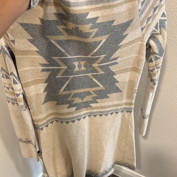 Geometric Patterned Beige and Gray Women's Sweater - Picture 3 of 3